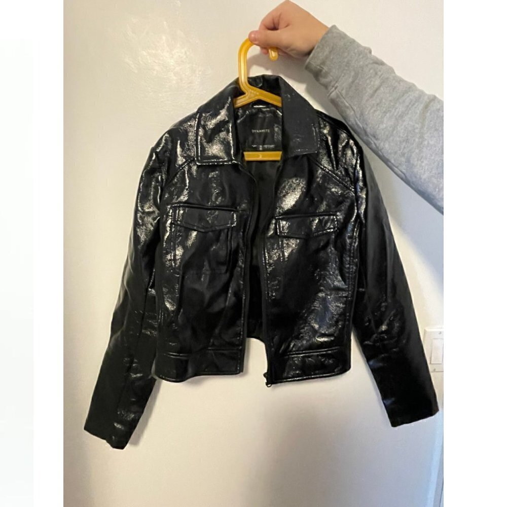 Dynamite jacket Women's Medium Black Shinny Leather Front Pocket Cropped